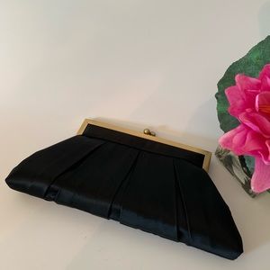 La Sera by Frenchi Black Clutch